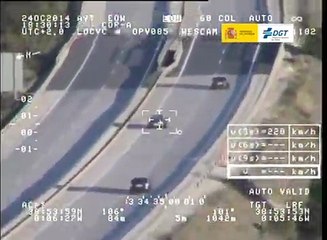 Porsche 911 cazado a 242 km/h