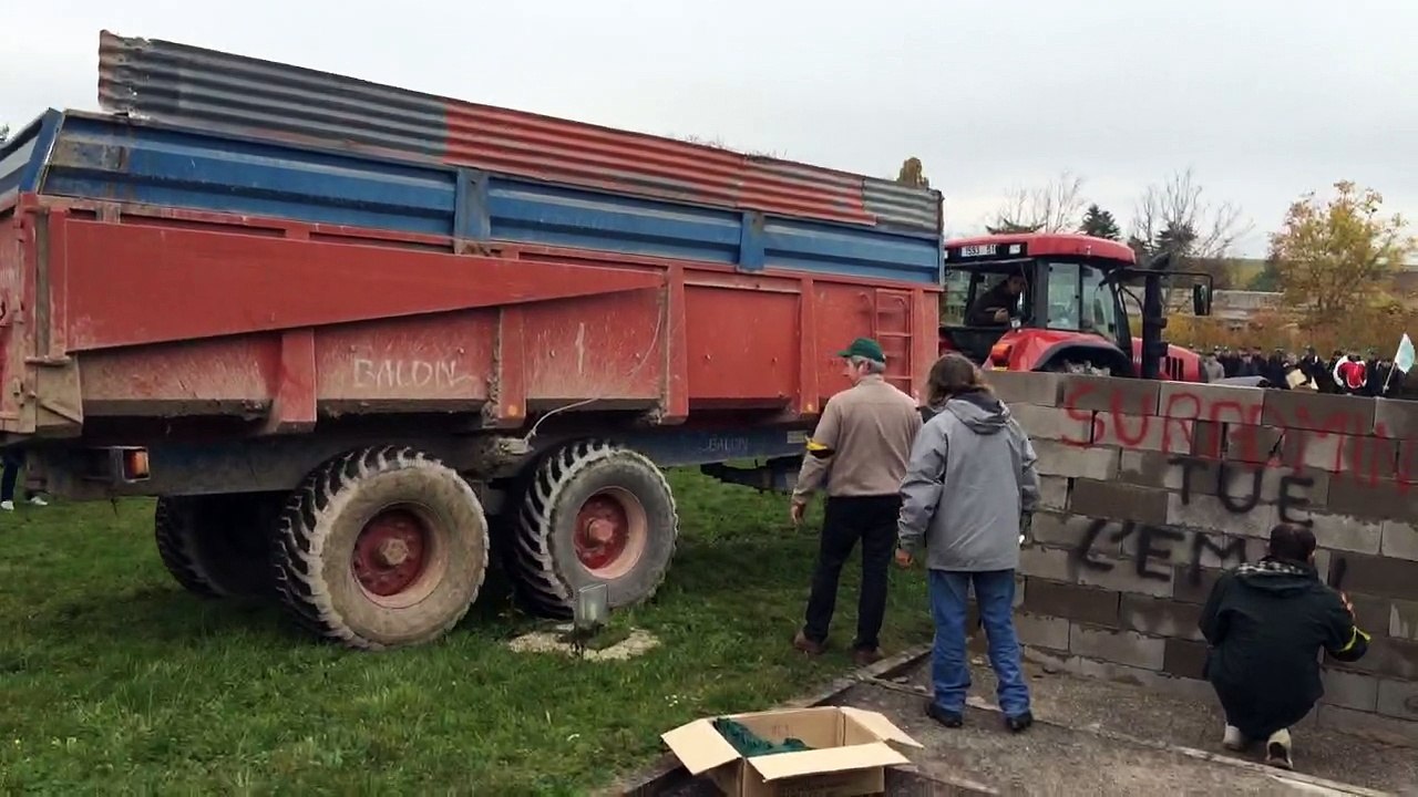 Marne. Les agriculteurs déversent du fumier