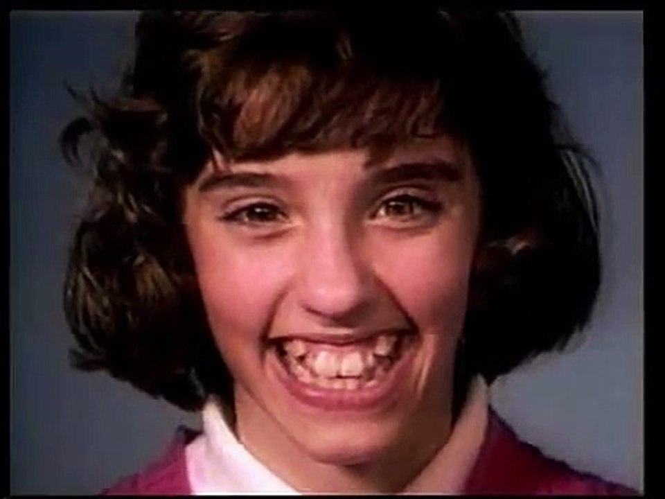 Timelapse d'un ré-alignement de dents réalisé avec un appareil dentaire