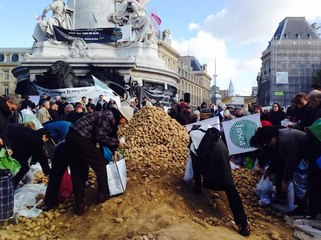 Rassemblement d'agriculteurs : "Ras-le-bol de la paperasse !"