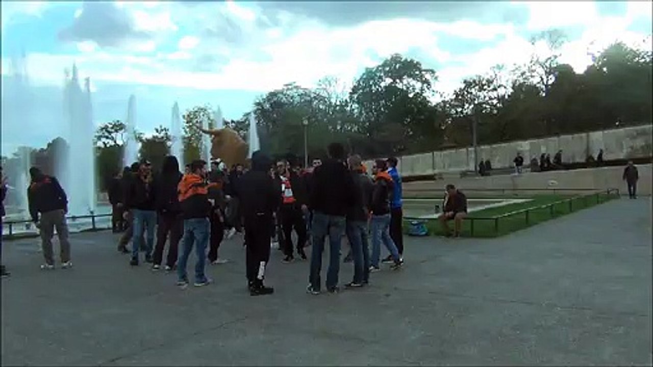 ΑΠΟΕΛ-Παρίσι-Πύργος Άιφελ-φίλαθλοι (6)