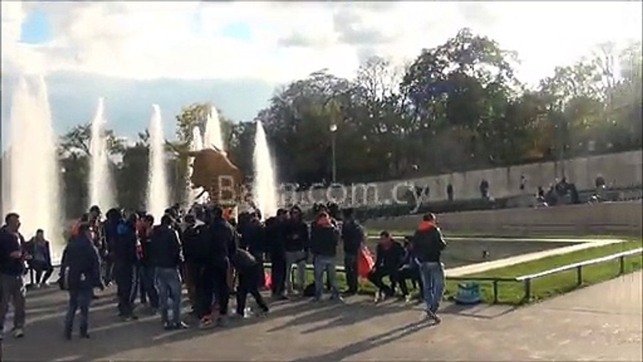 ΑΠΟΕΛ-Παρίσι-Πύργος Άιφελ-φίλαθλοι (7)