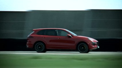 Une légende du rallye nous invite à bord du Porsche Cayenne GTS