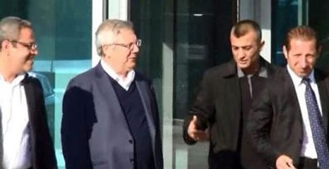 G.Saraylı Taraftardan Aziz Yıldırım'a: Emre'ye Söyleyin Küfür Etmesin