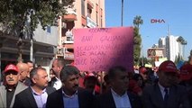 Mersin'de İşten Çıkarılan Taşeron İşçiler Eylem Yaptı