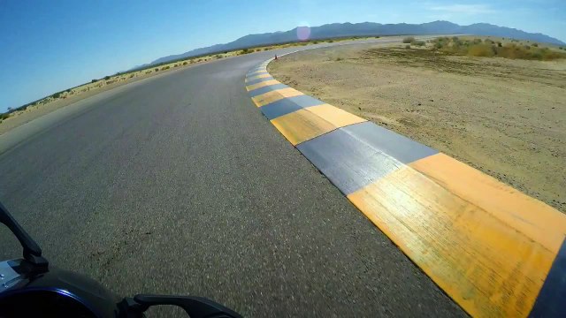 Yamaha YZF R1M vs R1 - Araba Tutkum