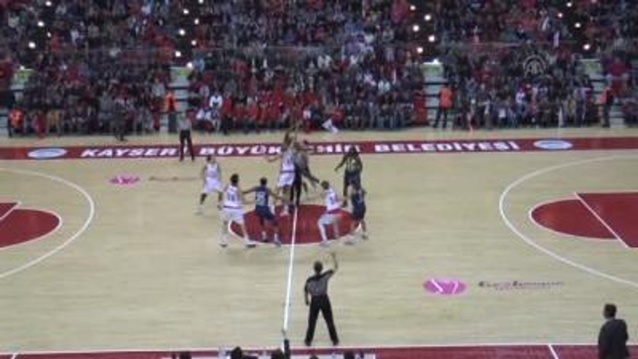 Fenerbahçe Deplasmanda, Abdullah Gül Üniversitesi'ni 84-78 Yendi