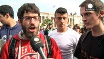 Estudantes gregos marcham contra a reforma do ensino