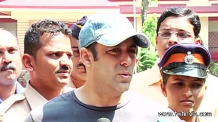 SALMAN KHAN & FAMILY VOTING