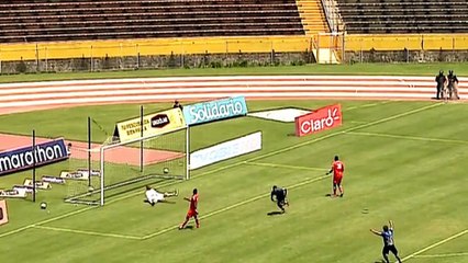 Assist con "trivela" per Franklin Salas