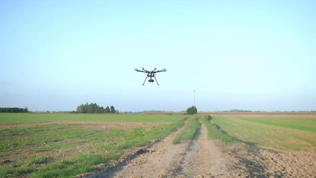 Drones: trois jeunes interpellés près d'une centrale nucléaire du Cher