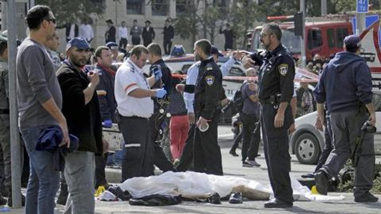 Driver rams car into Jerusalem pedestrians