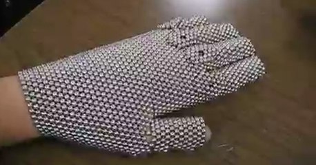 Mıknatıslardan Yapılmış Eldiven!