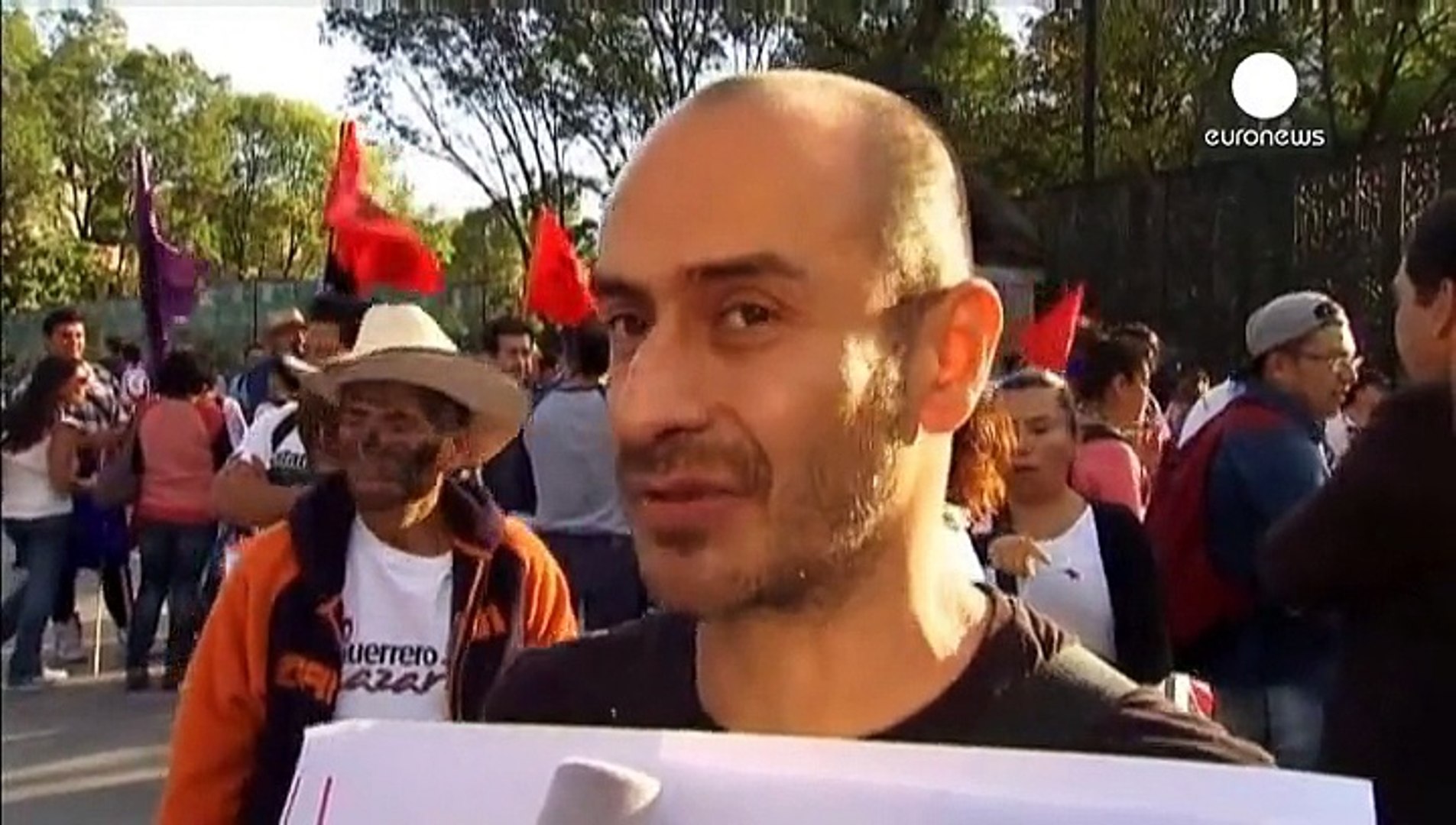 ⁣Марш протеста в Мехико: Верните пропавших студентов!