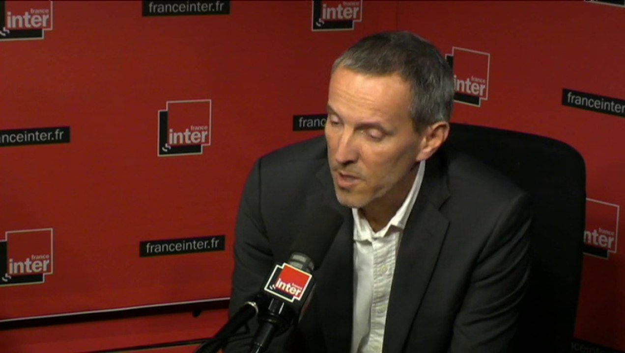 Fabrice Lhomme : 'Il y a encore des taupes sarkozystes à l'Élysée'