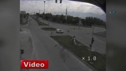 Aşırı Hız Nedeniyle Takla Attı