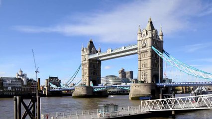London Tower Bridge exhibe sa nouvelle tenue de soirée