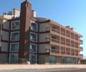 Deniz ve orman manzaralı bungalov tipi huzurevi