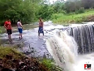 How not to jump a waterfall - Fails World