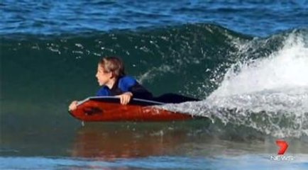 Avustralya'da Sörf Yapan Gence Yıldırım Çarptı