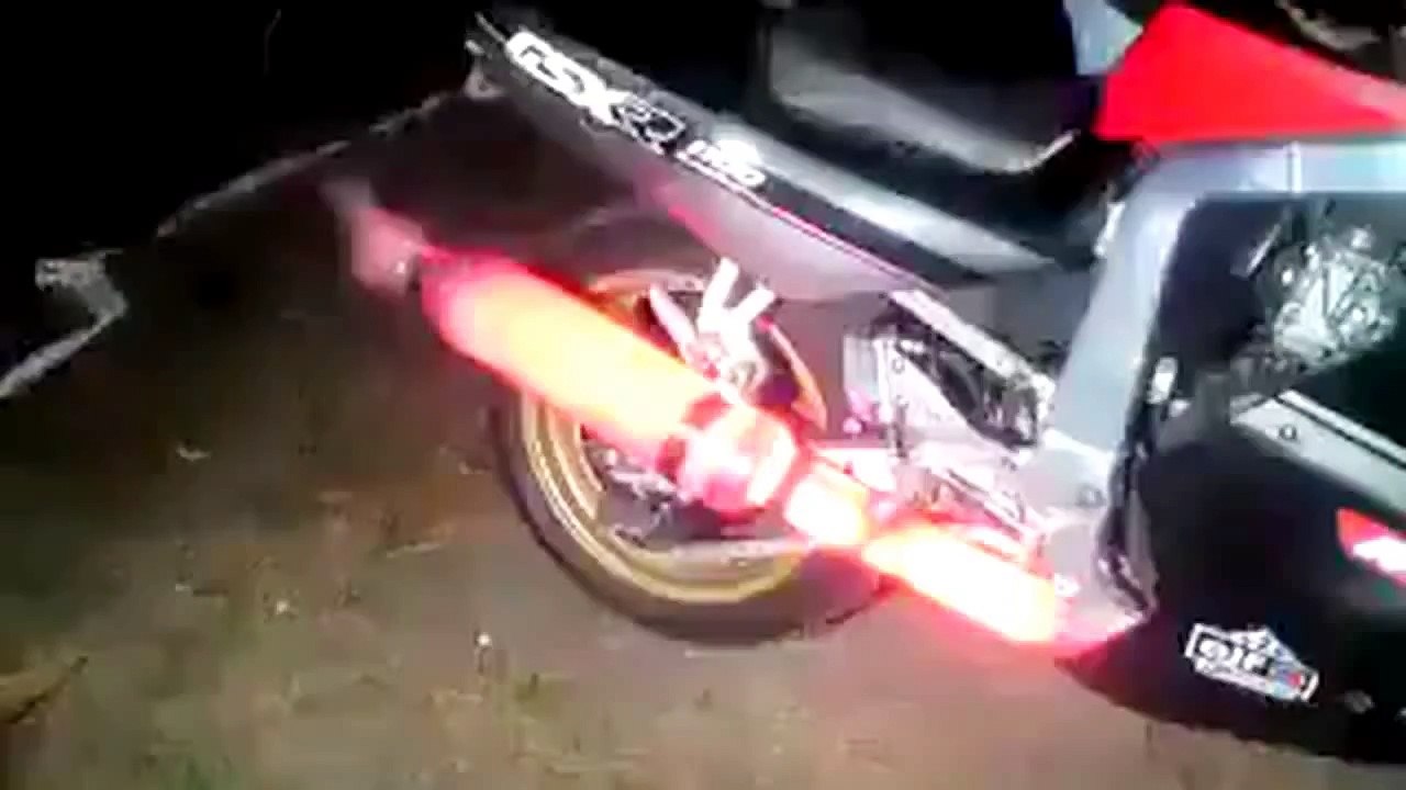 Motosiklet Egzos Yakıyor - Araba Tutkum