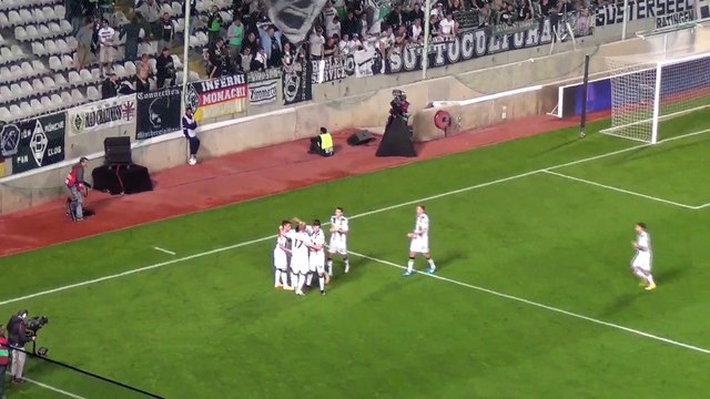 Πανηγυρισμοί στο γκολ της Γκλάντμπαχ