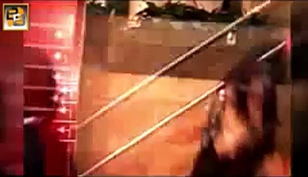 Salman Khan's sister Arpita Khan SLIPS & FALLS DOWN BY z2 video vines