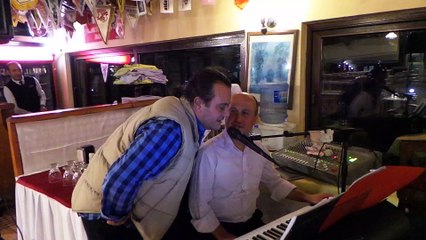 seni aradım kadehlerde ki dudak izlerinde MESUT EKMEKÇİ arkadaşımızın sesinden...