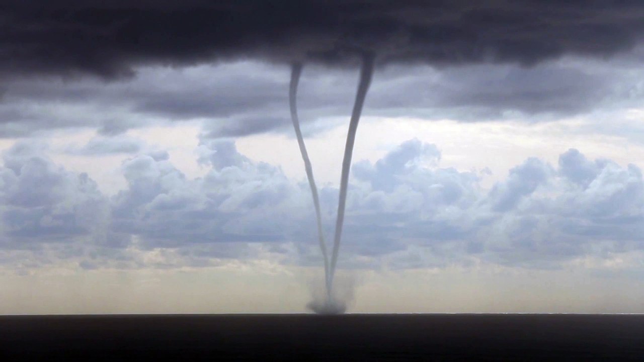 Trombes marines filmées à Diano Marina (Italie)