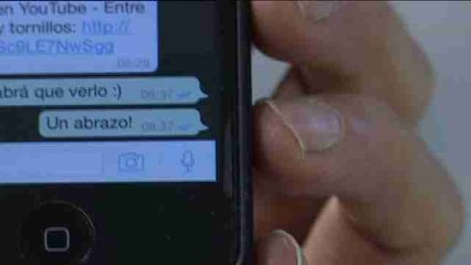 Controversia con el nuevo check azul de whatsapp