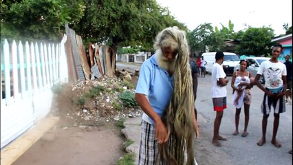 Rastaman avec 40 ans de Dreadlocks