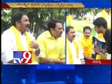 T TDP protest at Gunpark against TRS govt over farmers suicides - Tv9