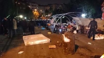 Büyük Çadır" Kurmak İsteyen Gruba Polis Müdahalesi