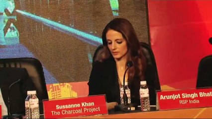 Suzanne Khan first appearance after Divorce