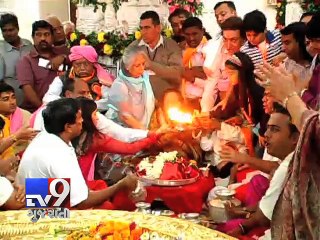 Family donates gold jewellery to Goddess Parvati, Somnath - Tv9 Gujarati