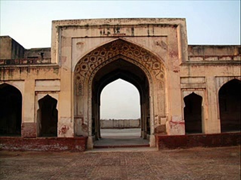 Yeh Kaun Atta Haii (Abida)