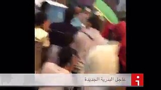 Convoy of Maj. Gen Khalifa Hiftar & troops greeted by excited crowd in front of Beghazi's AlJalaa hospital