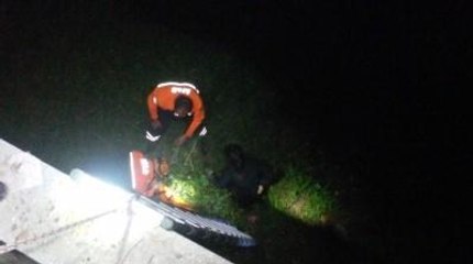 Saldırgan, Çantasını Aldığı Genç Kızı Dereye Attı