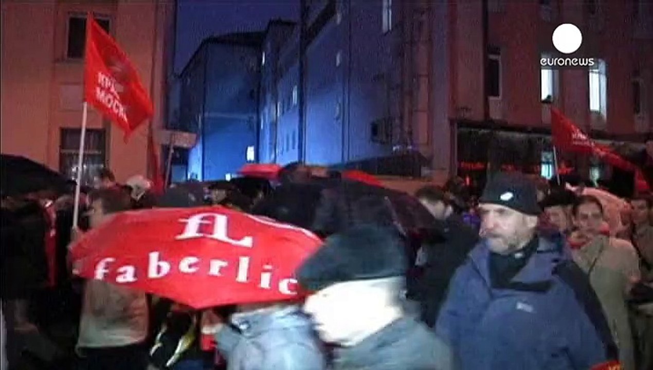 Moskau: gedenkmarsch zum jahrestag der oktoberrevolution