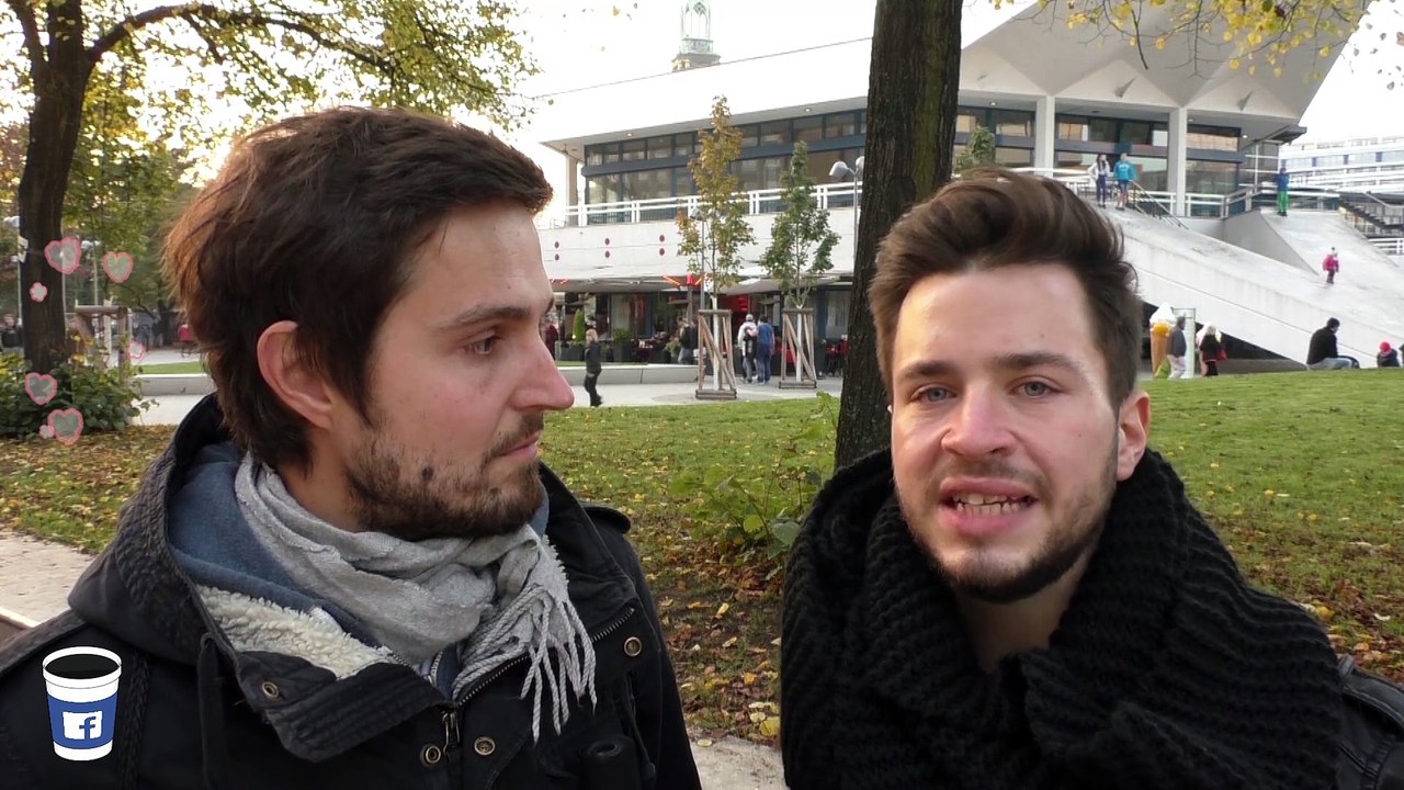 Flirtet sie - oder ist sie nur höflich-?