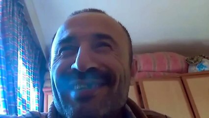 Hunharca Gülen Adam