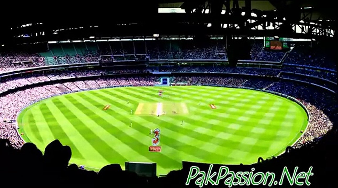 Mohammad Asif Magic Ball to Cameron White