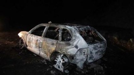 Silahlı 3 Kişi Yol Kesip Doktorun Cipini Yaktılar