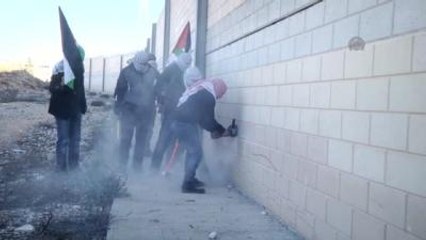 Filistinliler Ayrım Duvarında Delik Açtı