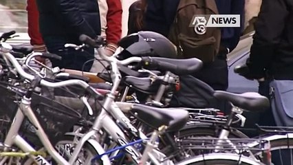 CON L'ACCETTA CONTRO I GENITORI: 15ENNE ALLONTANATO