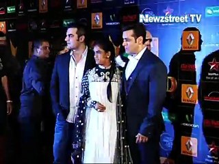 A closer look to Salman’s sister Arpita’s wedding card