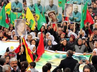 15 SUBAT SIBAT KOMPLO KURDISTANDA PROTESTO