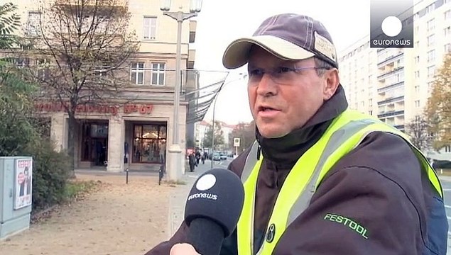 25 anos da queda do Muro de Berlim: A memória de Karl Marx em Berlim Leste e Ocidental