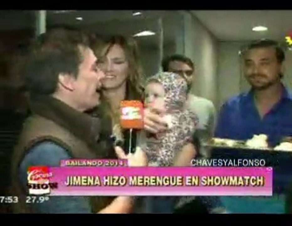 Paula con Pedro y Oli nota en La Cocina comiendo merengues - 08 de Noviembre