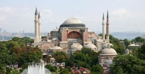 İstanbul'da 'Kuyruk Mafyası' Turizmi Tehdit Ediyor